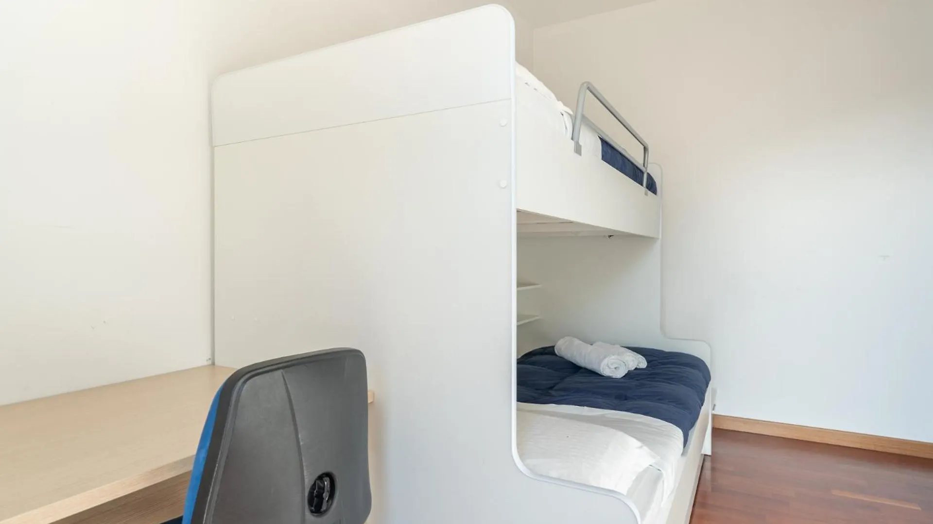 Large Well-Equipped Appartement Near Como Lake Лекко